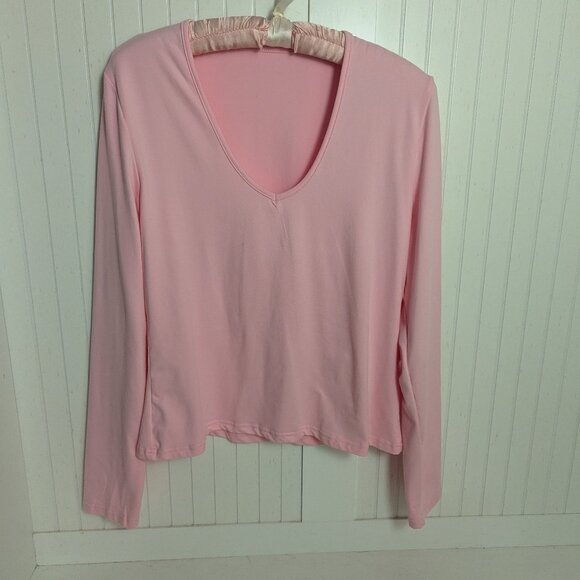 Tops - 🎄 V neck 3@$15